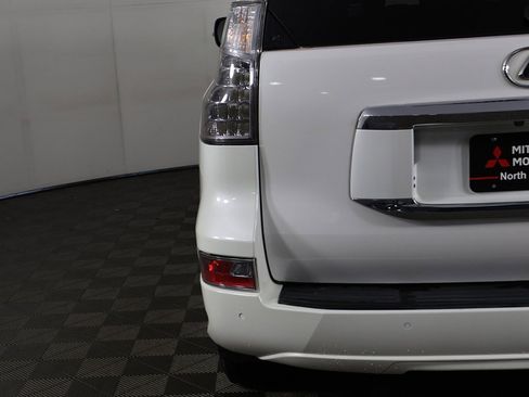 Used 2018 Lexus GX 460 image 16