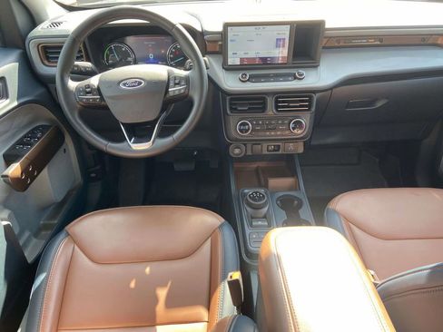 Used 2024 Ford Maverick Lariat image 11