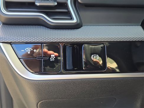 Certified 2023 Kia Sportage LX image 31