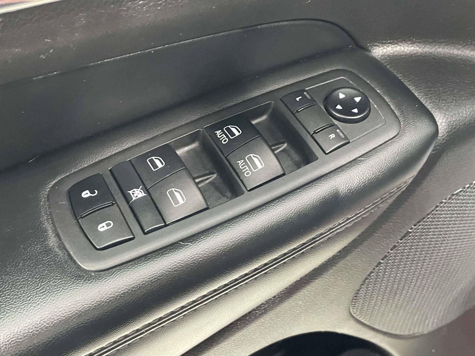 Used 2019 Jeep Grand Cherokee Limited w/ Luxury Group II AWD/4WD image 19