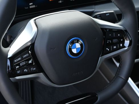 Used 2026 BMW i4 xDrive40i w/ Premium Package AWD/4WD image 12