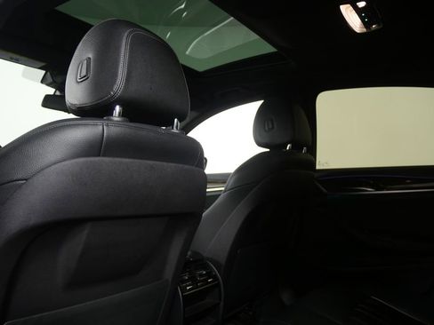 Used 2019 BMW 530i xDrive w/ Convenience Package AWD/4WD image 15