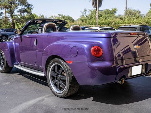 Used 2004 Chevrolet SSR w/ Preferred Equipment Group RWD image 6