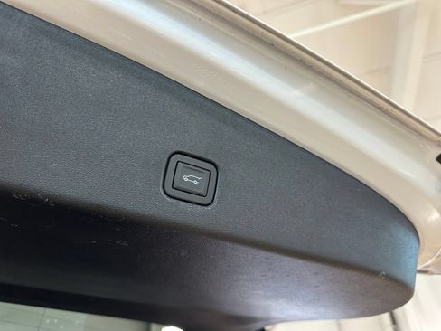 Used 2025 Cadillac Optiq Luxury 2 w/ LPO, Floor Liner Package AWD/4WD image 43