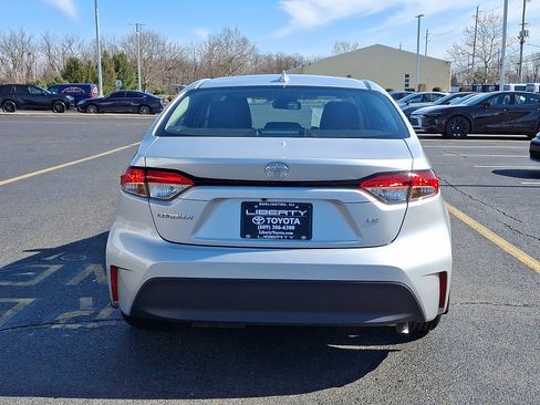 Used 2024 Toyota Corolla LE w/ LE Convenience Package image 5