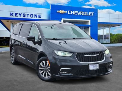 Used 2022 Chrysler Pacifica Touring-L