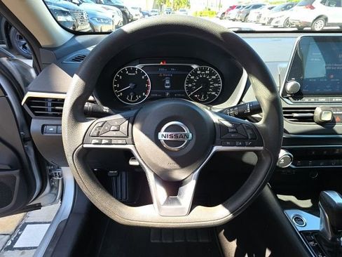 Used 2022 Nissan Altima 2.5 SV image 15