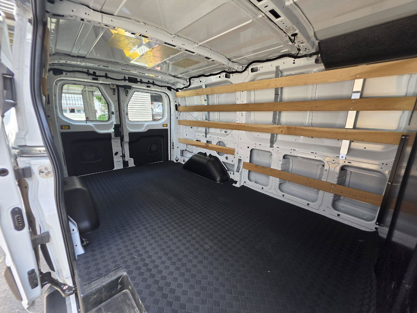 Used 2025 Ford Transit 250 Low Roof w/ Exterior Upgrade Package RWD image 5