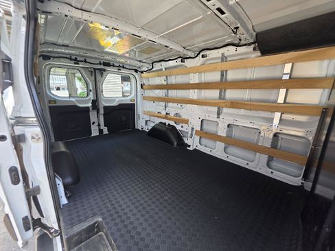 Used 2025 Ford Transit 250 Low Roof w/ Exterior Upgrade Package RWD image 5