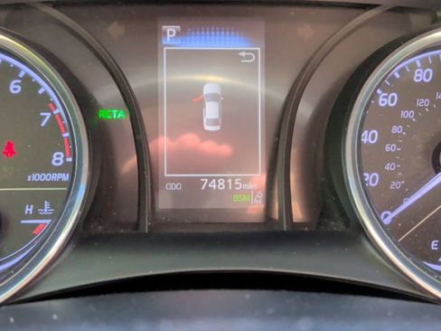 Used 2019 Toyota Camry SE w/ Convenience Package FWD image 19