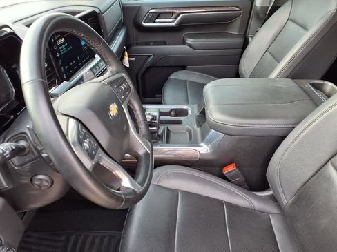 Used 2023 Chevrolet Silverado 1500 LTZ w/ Z71 Off-Road Package AWD/4WD image 17