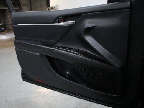 Used 2022 Toyota Camry LE image 19