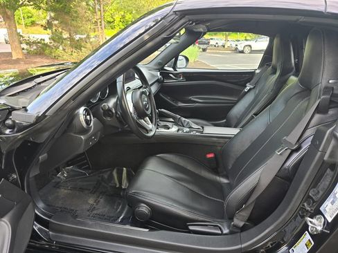 Used 2025 MAZDA MX-5 Miata RF Grand Touring RWD image 14