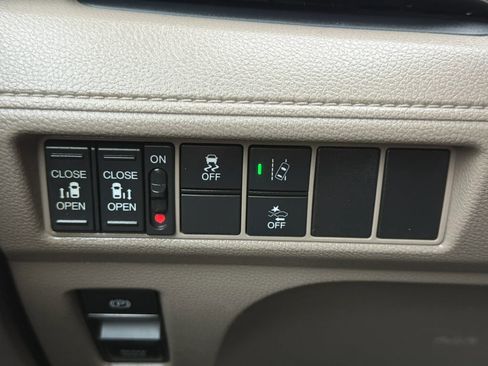 Used 2019 Honda Odyssey EX image 36