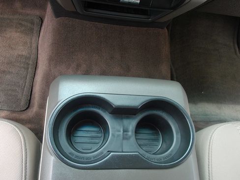 Used 2010 Ford F150 XLT RWD image 19