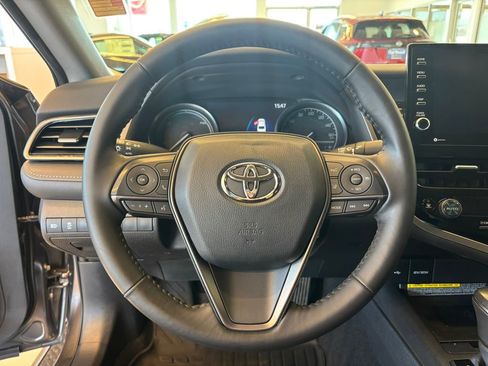 Used 2021 Toyota Camry XSE FWD image 17