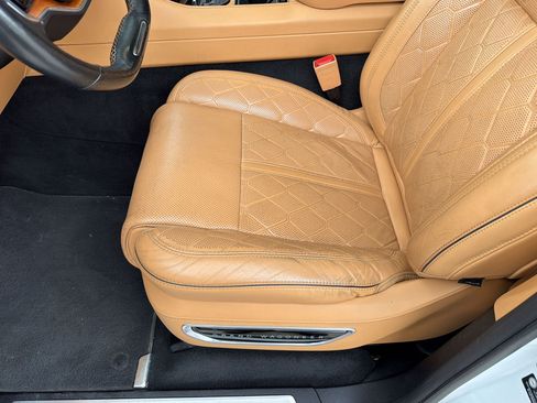 Used 2022 Jeep Grand Wagoneer Series III w/ Rear Seat Video Group 1 AWD/4WD image 12