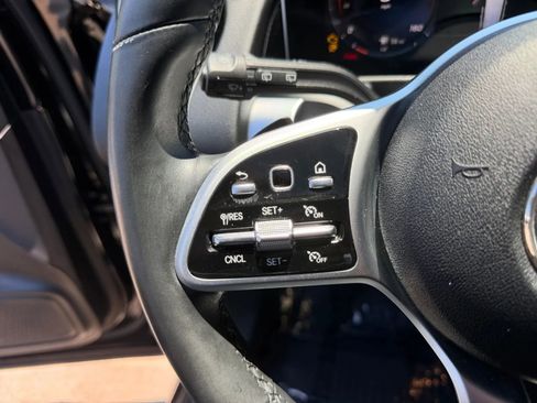 Used 2020 Mercedes-Benz GLB 250 4MATIC image 24