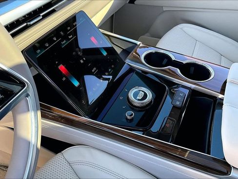 Used 2026 Cadillac Escalade Platinum Sport w/ LPO, ONYX Package image 18