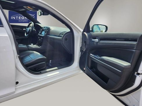 Used 2017 Chrysler 300 S w/ 300S Premium Group image 26