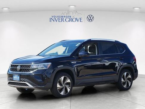 Used 2024 Volkswagen Taos SE AWD/4WD image 3