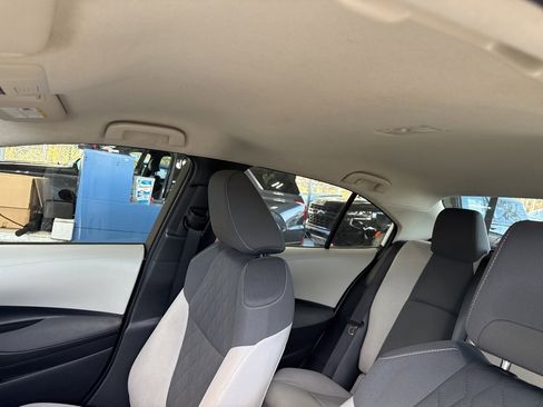 Used 2022 Toyota Corolla LE image 7