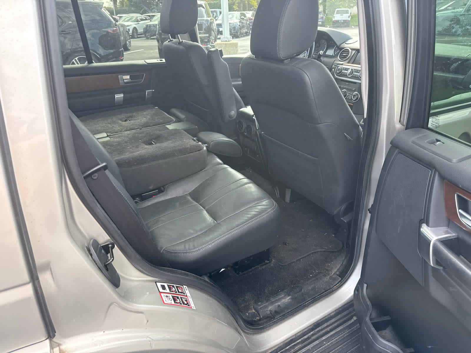 Used 2016 Land Rover LR4 AWD/4WD image 8