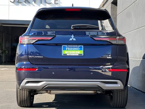 New 2026 Mitsubishi Outlander SEL image 6