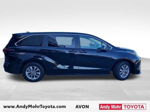 Used 2024 Toyota Sienna LE image 8