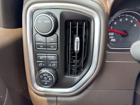 Used 2020 Chevrolet Silverado 1500 LT Trail Boss AWD/4WD image 34