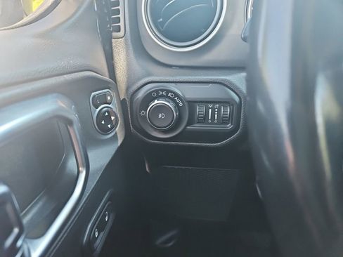 Used 2019 Jeep Wrangler Unlimited Sport S AWD/4WD image 21