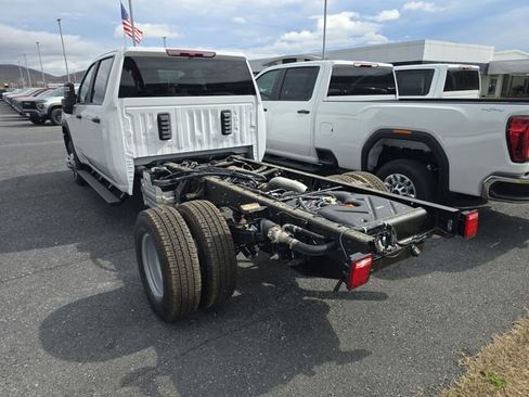 New 2026 GMC Sierra 3500 Pro AWD/4WD image 3