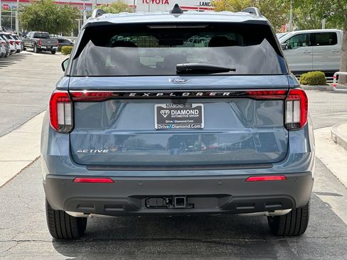 New 2026 Ford Explorer Active RWD image 6