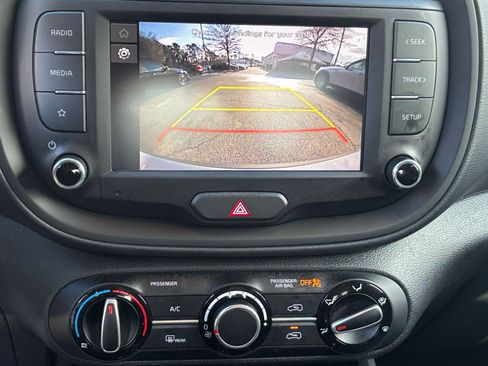 Used 2025 Kia Soul LX w/ LX Technology Package image 24