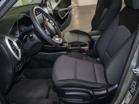 Used 2024 Kia Soul LX w/ Option Group 015 image 7