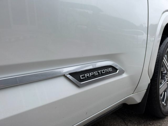Used 2023 Toyota Sequoia Capstone AWD/4WD image 10