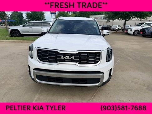 Used 2023 Kia Telluride S FWD image 2
