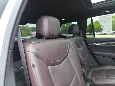 Used 2021 Cadillac XT6 Premium Luxury FWD image 19