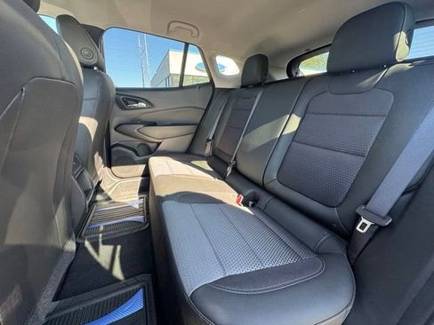 Used 2024 Chevrolet Trax LT FWD image 13