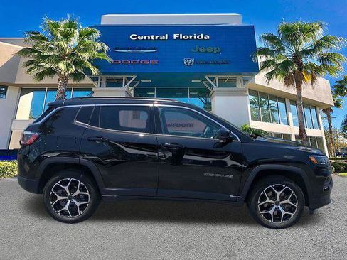 Certified 2025 Jeep Compass Limited AWD/4WD image 4