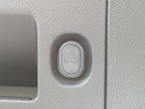 Used 2018 Cadillac Escalade 2WD image 12