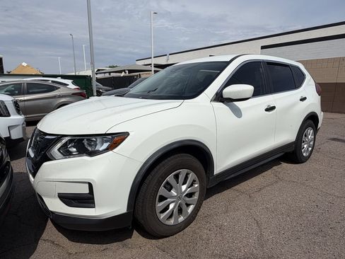 Used 2020 Nissan Rogue S FWD image 3