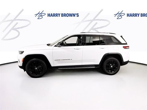 Used 2022 Jeep Grand Cherokee Limited w/ Luxury Tech Group II image 29
