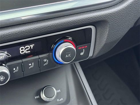 Certified 2025 Audi Q3 2.0T Premium w/ Convenience Package image 32