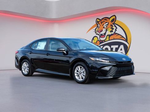 New 2026 Toyota Camry LE image 3