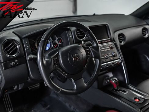 Used 2013 Nissan GT-R Black Edition image 27