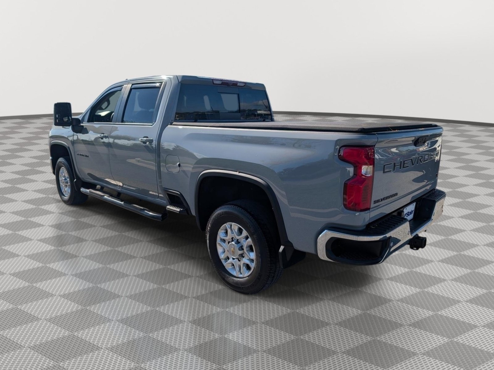Used 2024 Chevrolet Silverado 2500 LT AWD/4WD image 3