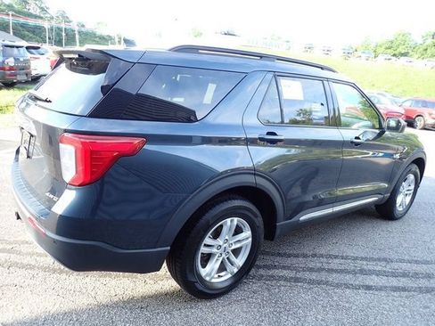 Certified 2023 Ford Explorer XLT w/ Equipment Group 202A AWD/4WD image 9