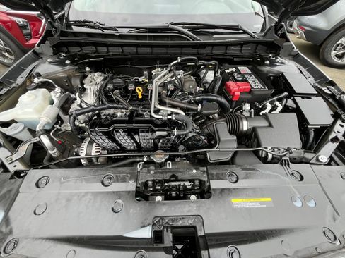 Used 2025 Nissan Altima 2.5 SV FWD image 33