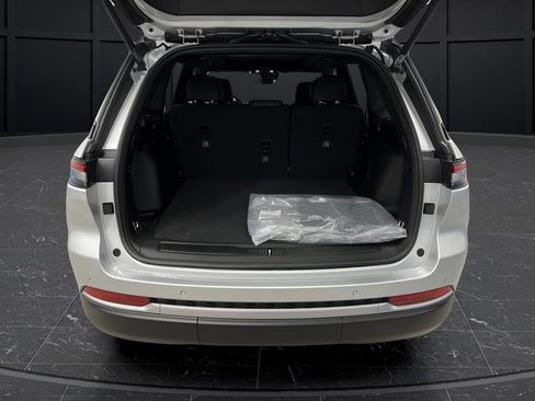 New 2026 Jeep Grand Cherokee Limited w/ Luxury Tech Group II image 15